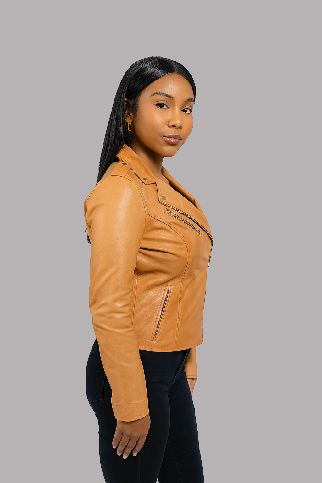 Casual outfit woman gold leather jacket jeans style